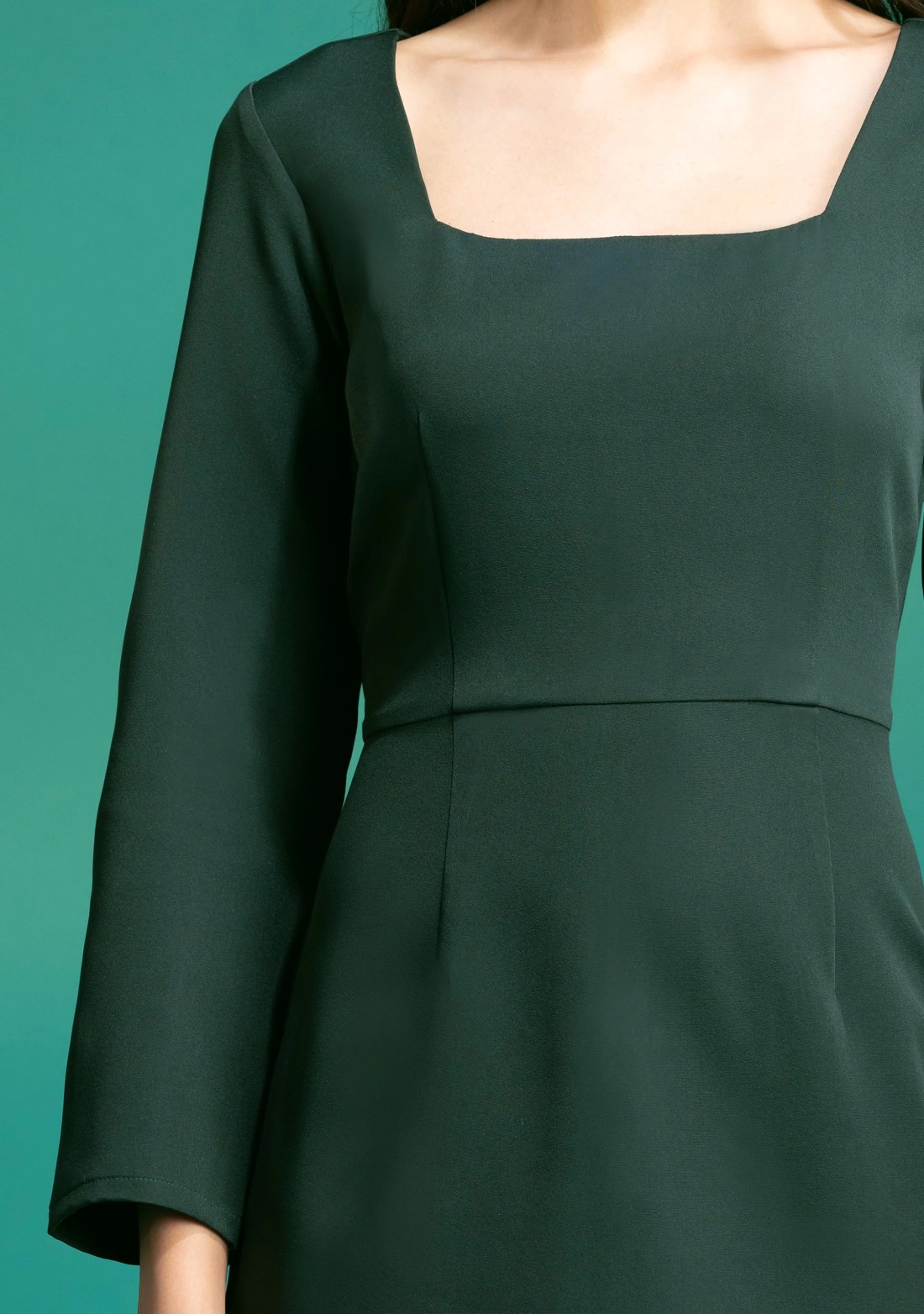 Green Square Neck Long Sleeve Mini Sheath Dress