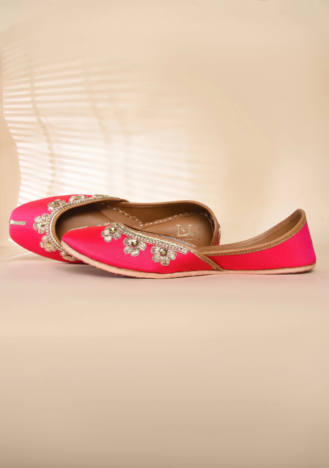 Fuchsia Pink Hand Embroidered Pure Leather Jutti