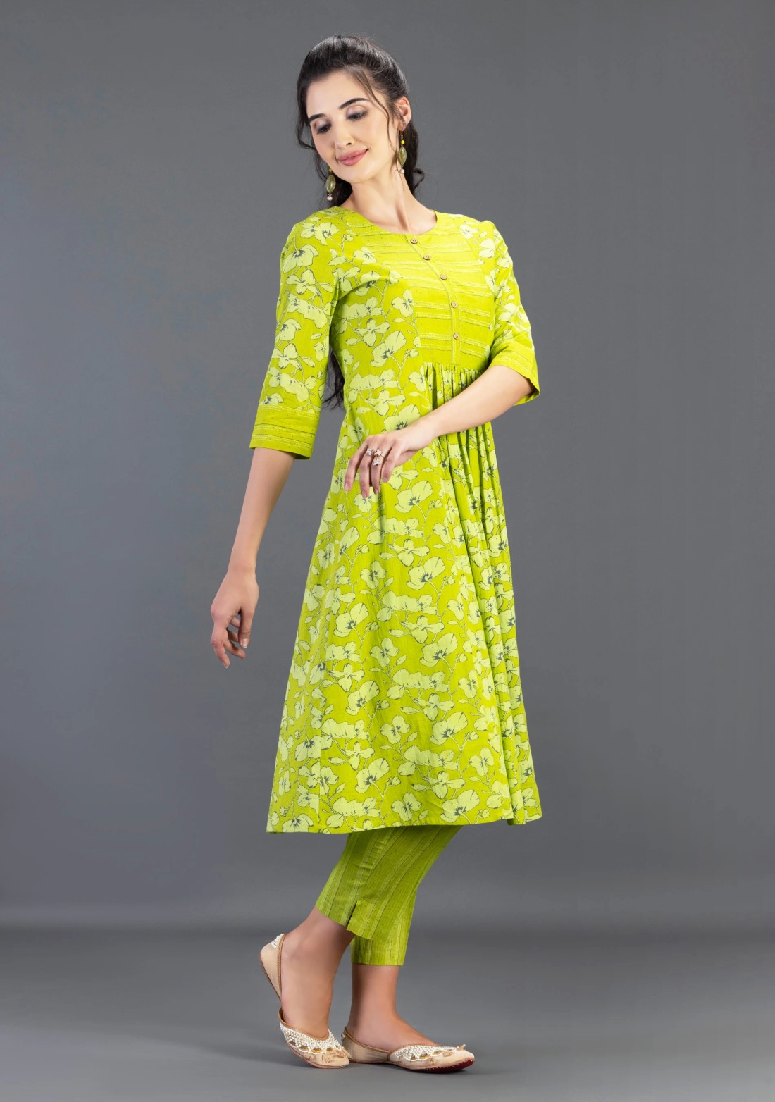 Green Floral Printed Flared Pure Cotton Kurta With Pants