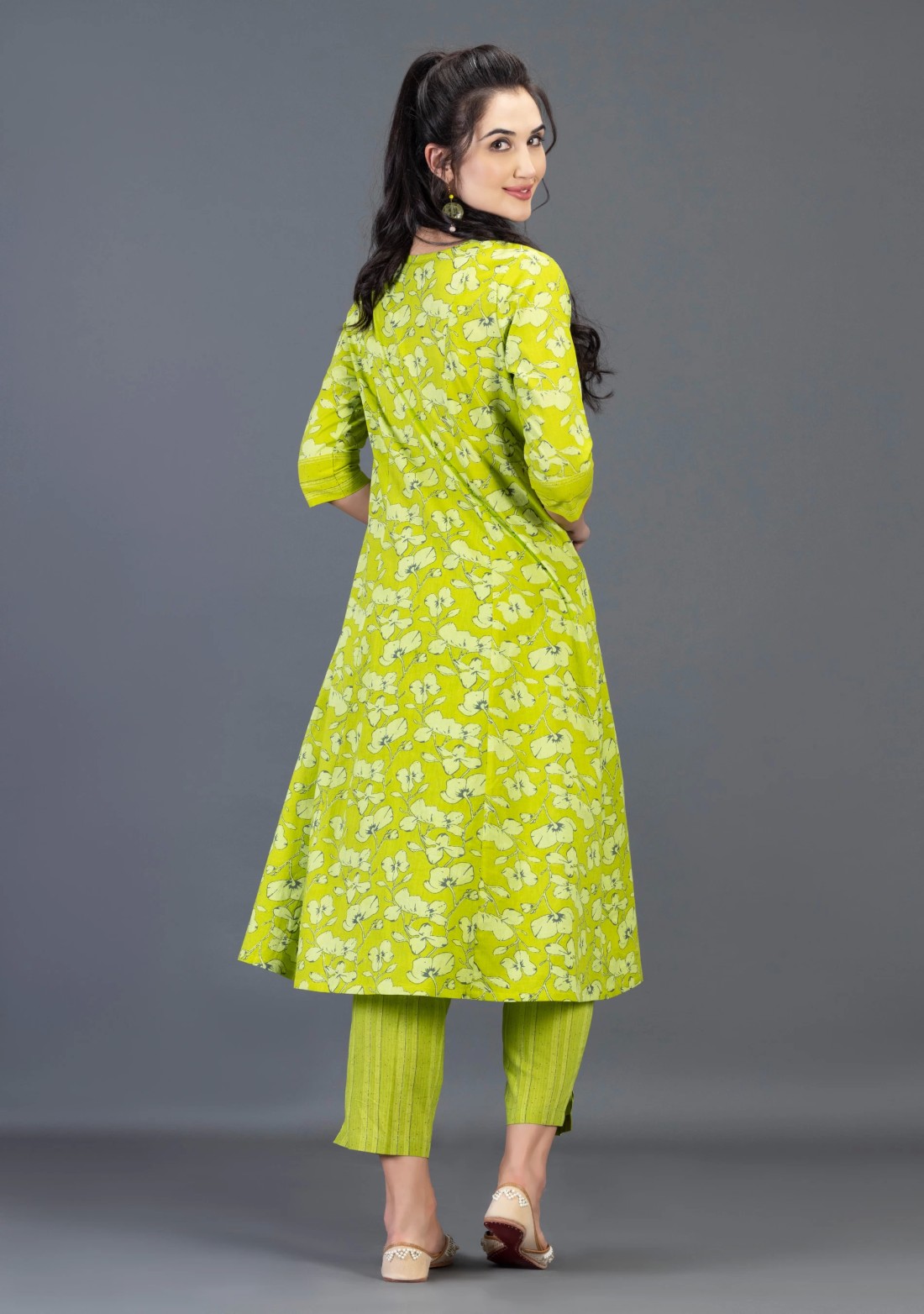 Green Floral Printed Flared Pure Cotton Kurta With Pants