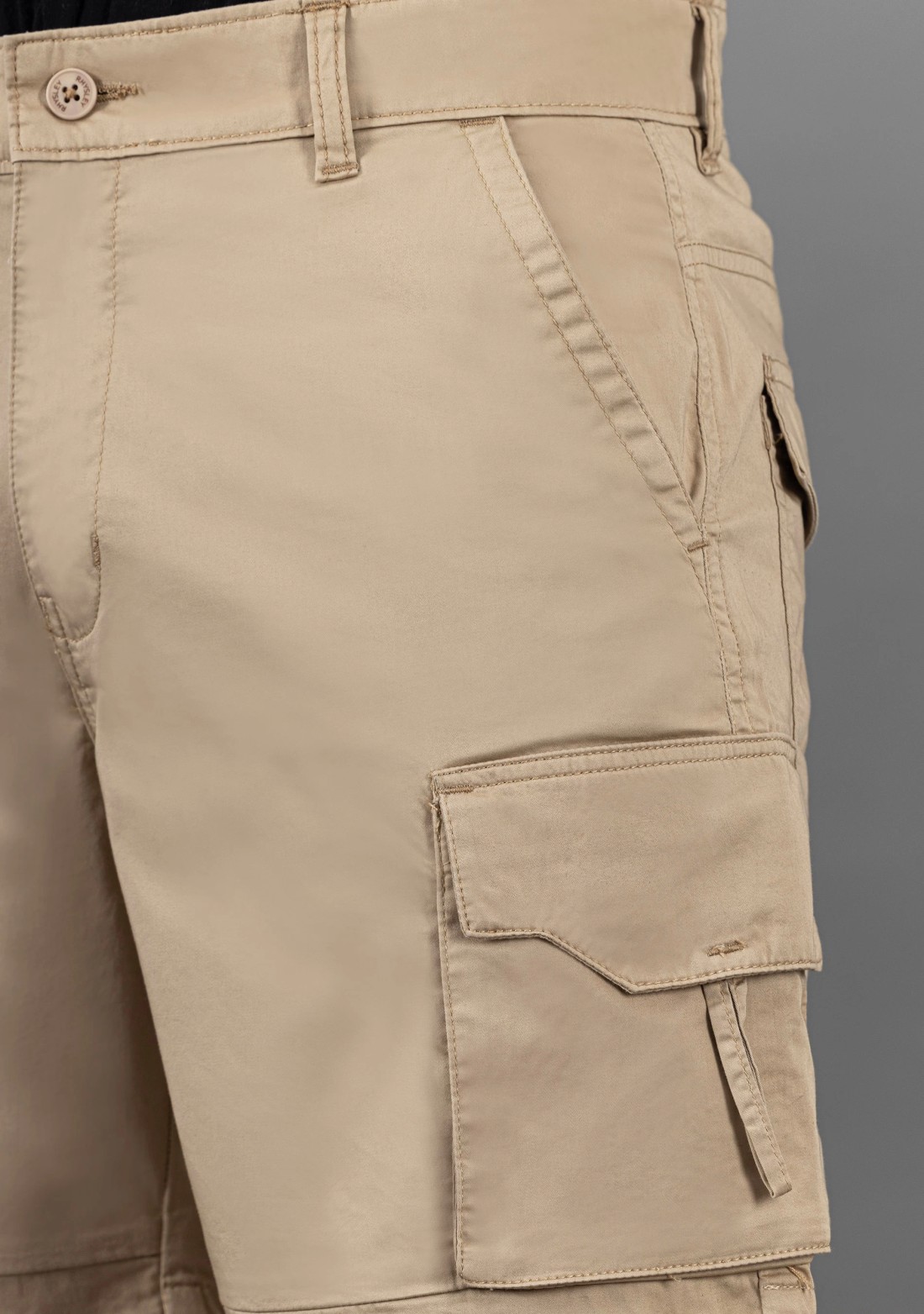 Khaki Regular Fit Rhysley Men's Cargo Style Shorts