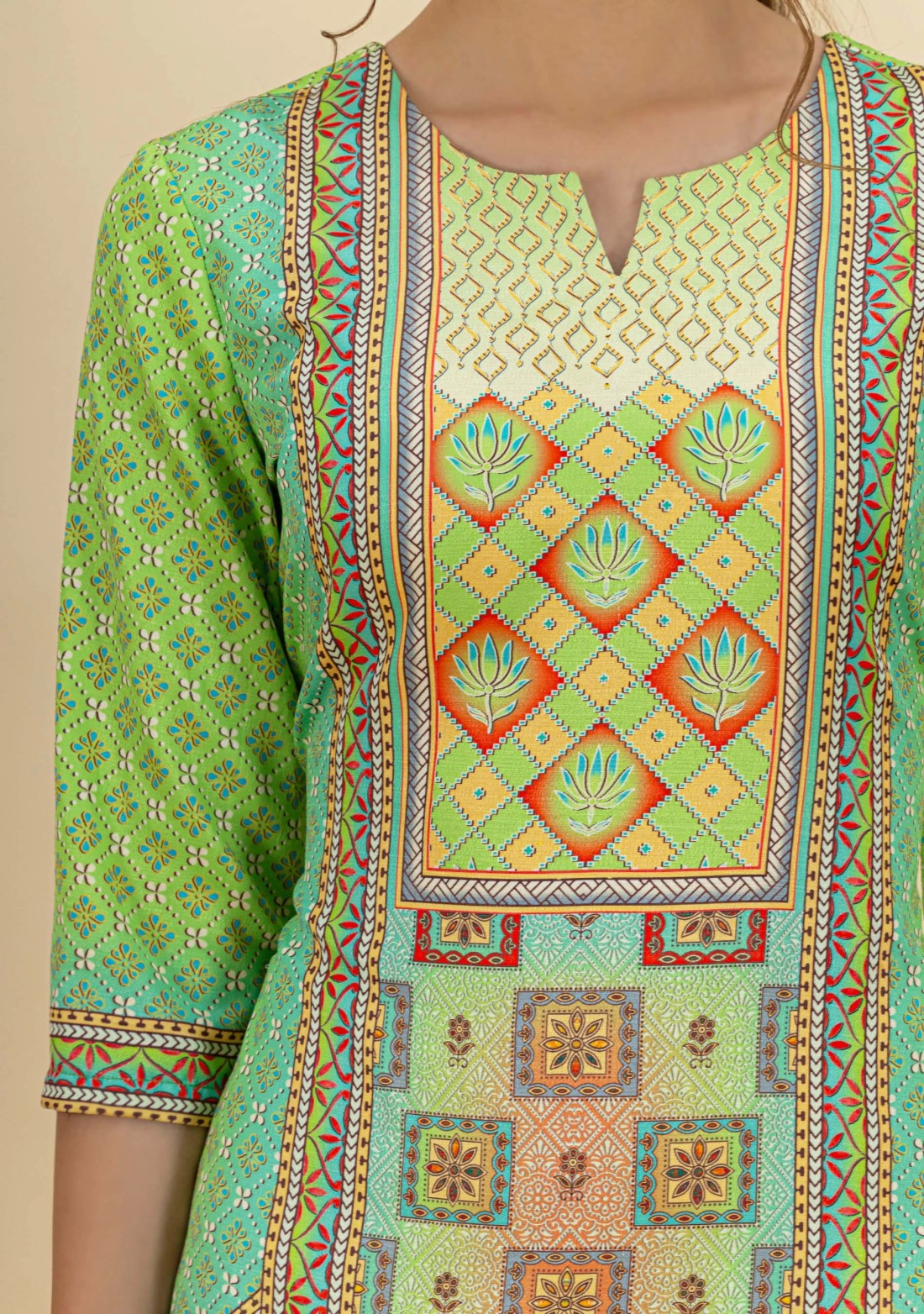 Green Ethnic Motif Print Rayon Straight Kurta