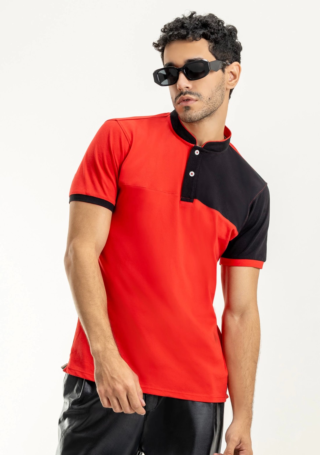 Red & Black Regular Fit Men's Henley Collar T-Shirt