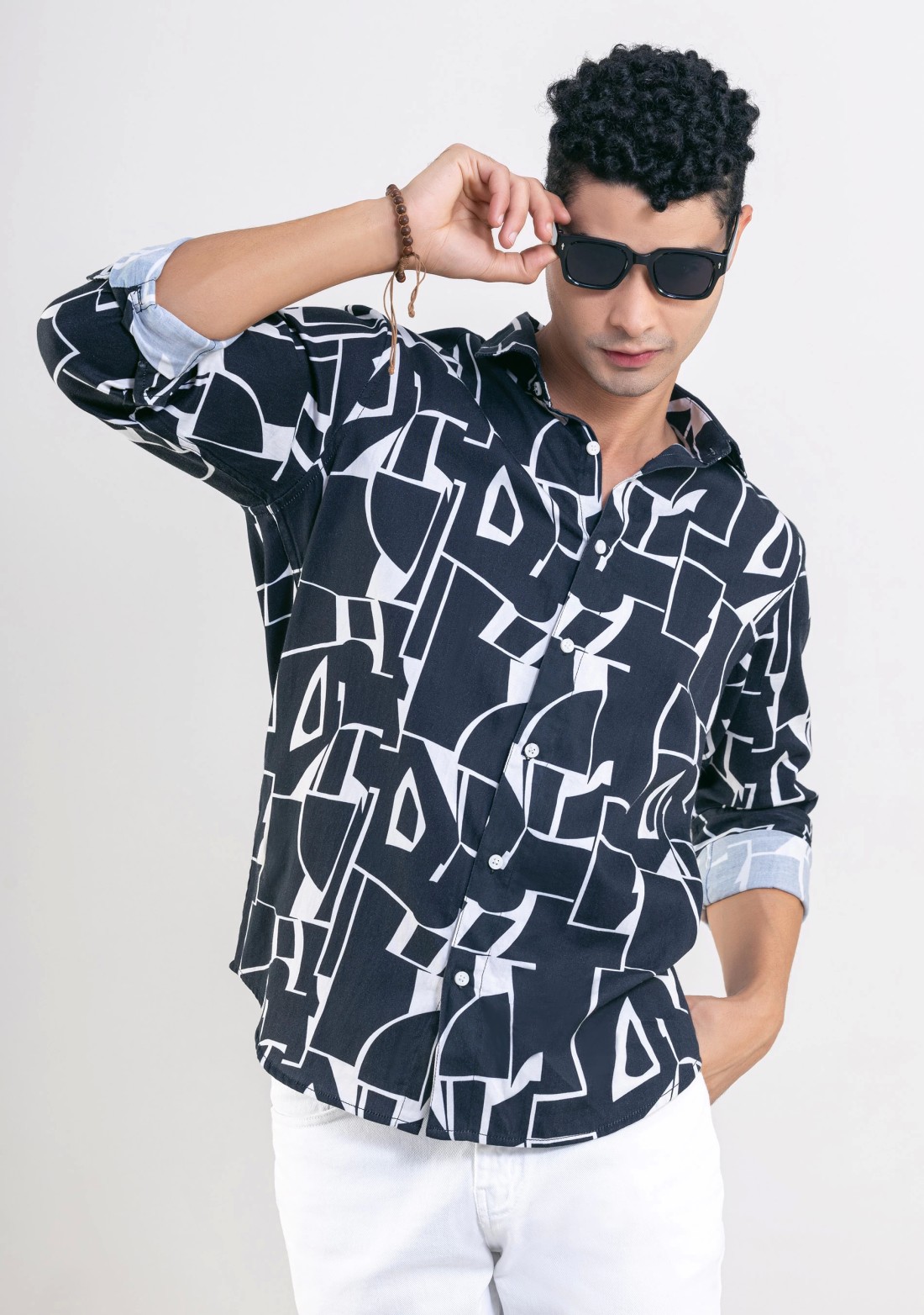 Black and White Regular Fit Printed Men's Cotton Shirt