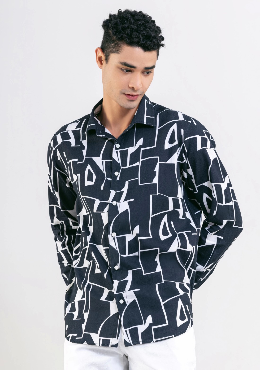 Black and White Regular Fit Printed Men's Cotton Shirt