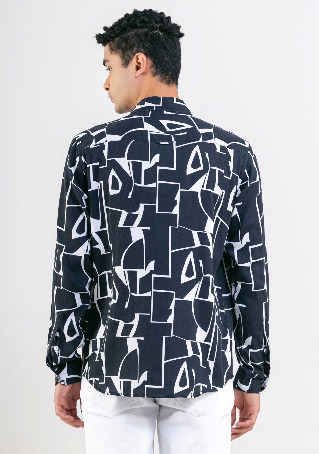 Black and White Regular Fit Printed Men's Cotton Shirt