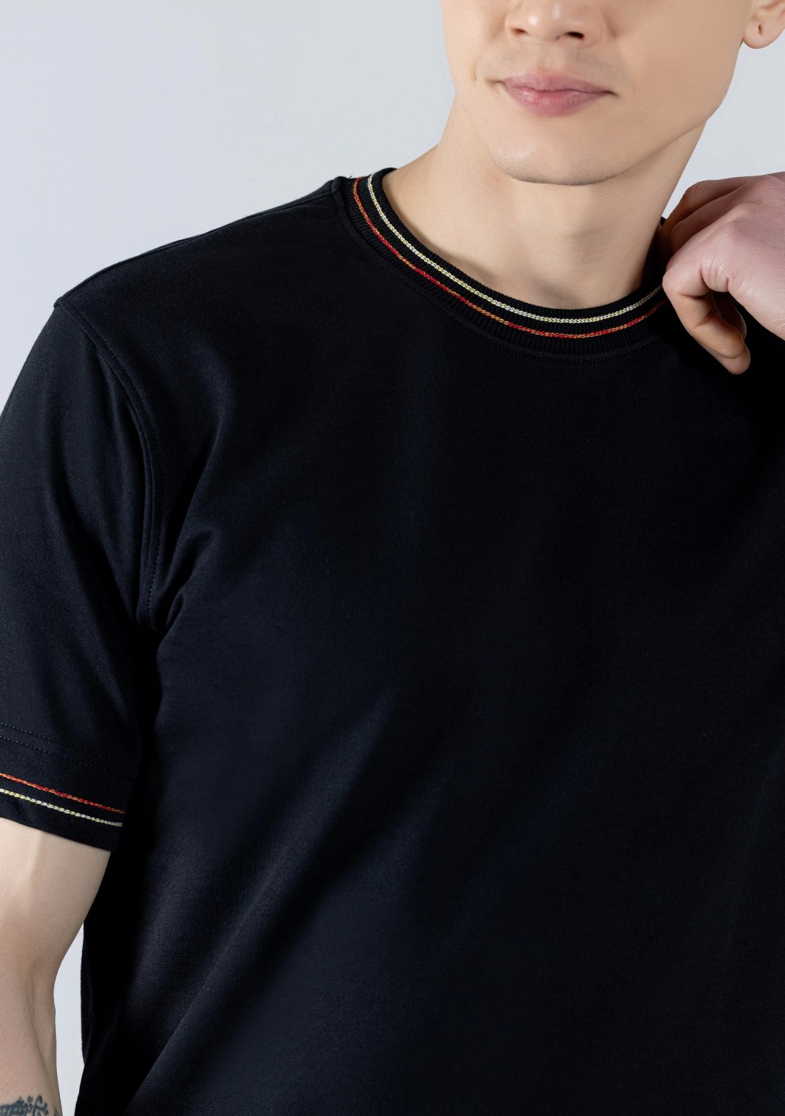 Black Regular Fit Men's Round Neck T-shirt