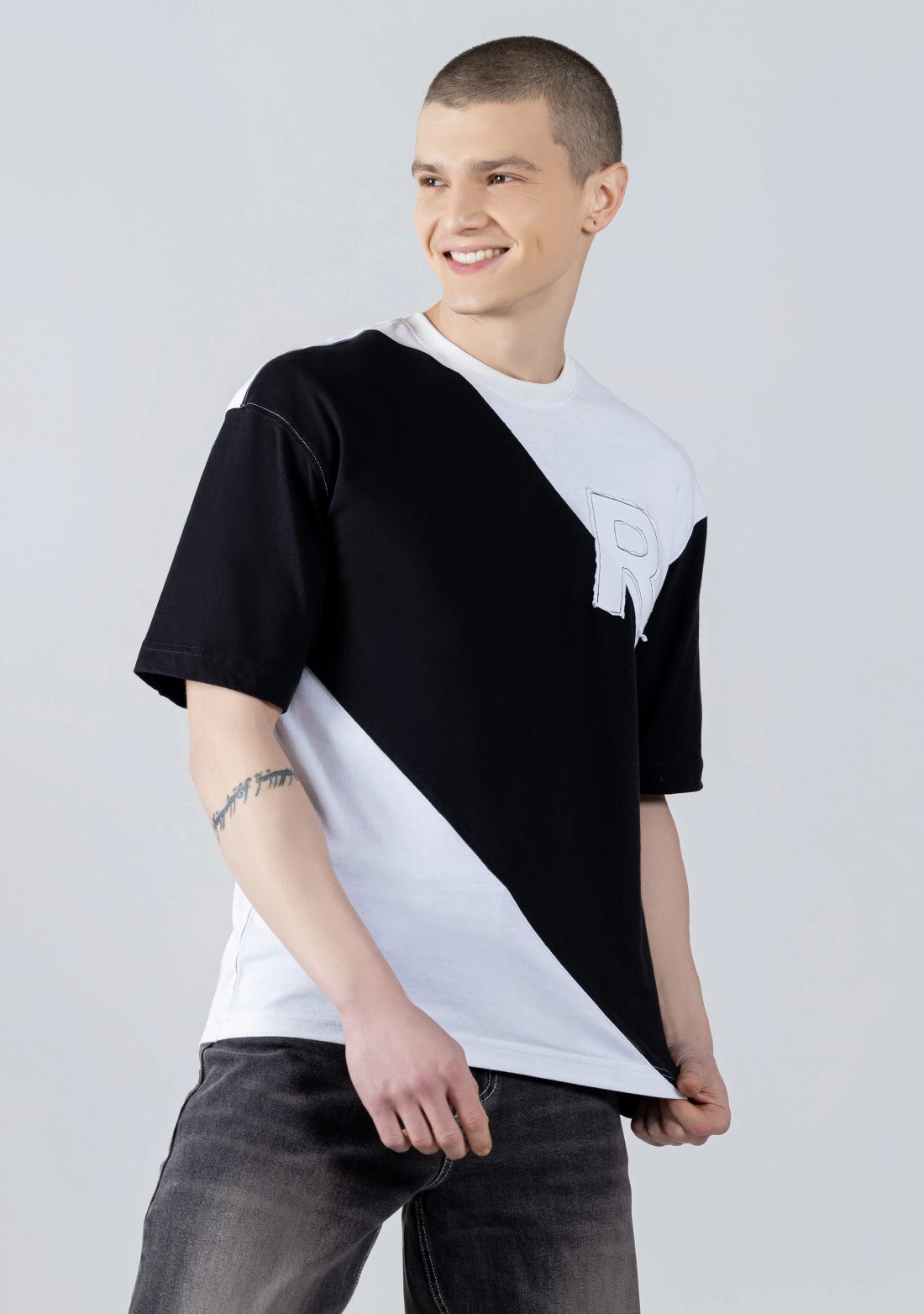 Black and White Regular Fit Men's Round Neck T-shirt