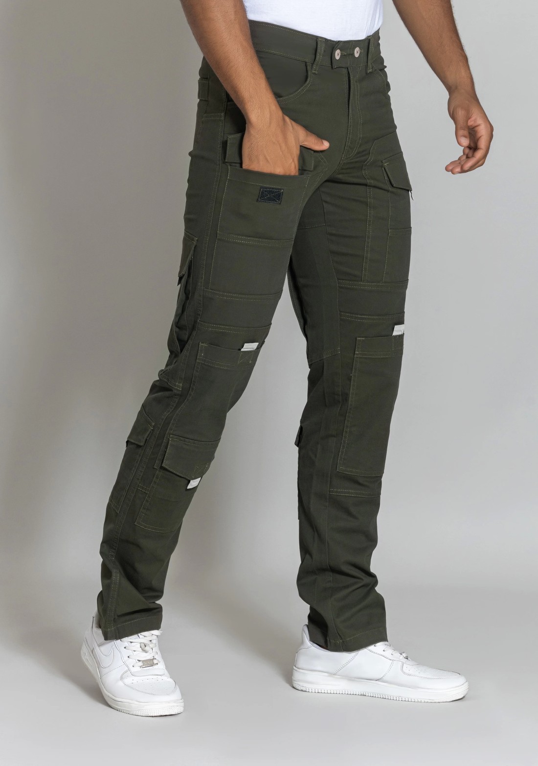 Olive Solid Straight Fit Men's Cargo Trousers