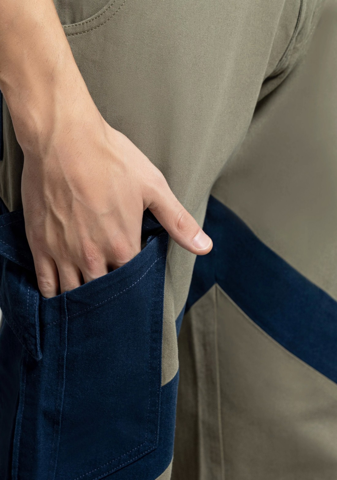 Olive Navy Straight Fit Men's Cotton Cargo Trousers