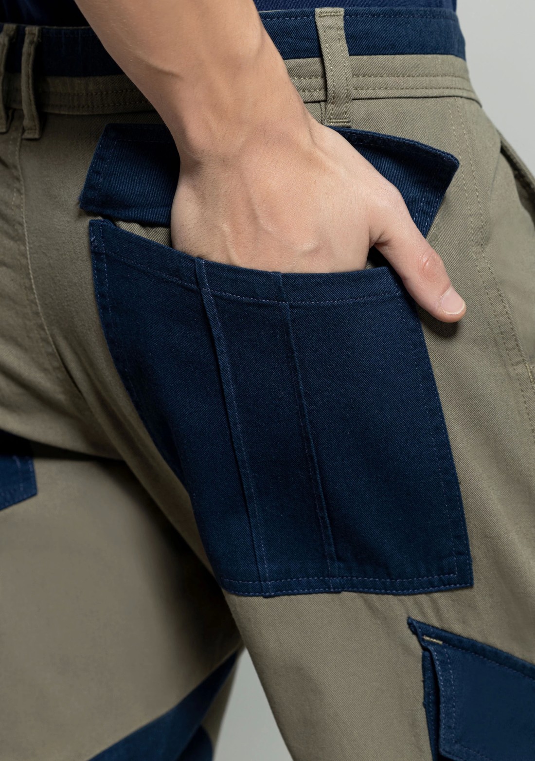 Olive Navy Straight Fit Men's Cotton Cargo Trousers